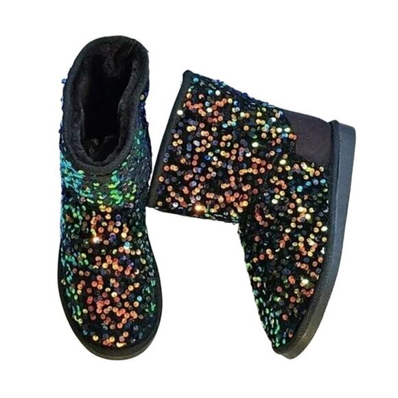 New! Olivia Miller Women's Sparkle Flip Sequin Sherpa Lined Boots - Picture 6 of 7